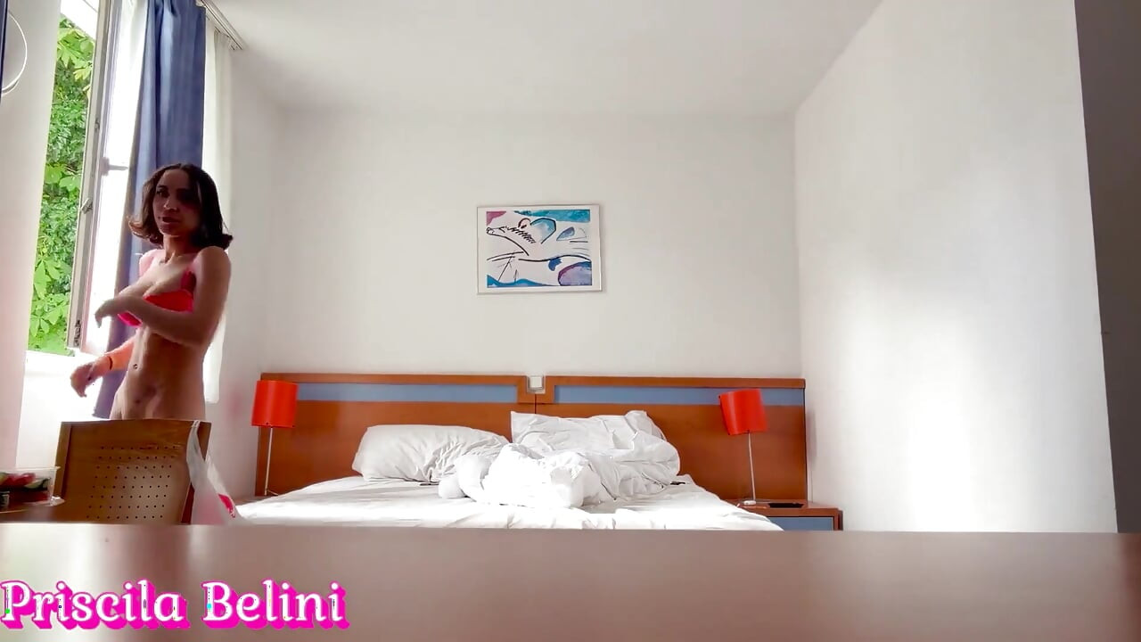 Kadın Otel Odasında Kaydediliyor