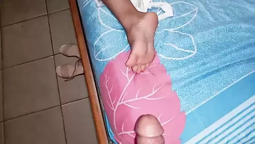 Güzel latin çok sıcak bir handjob ile uyanır ve ben onu becerdim.