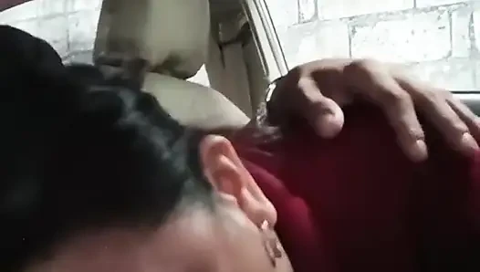 Sessiz Kızlar Her Zaman En Vahşidir. Büyük Memeli Evli Kadın Şehvetli Oral Seks Yapıyor
