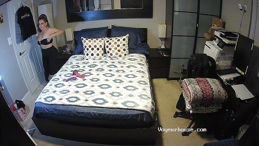 Nana ve coco apartment - ateşli orta yaşlı seksi kadın kamerada striptiz yapıyor