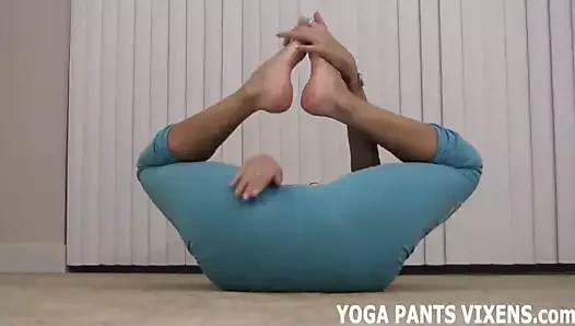 Bu yoga pantolonunu giydiğimde herkes kıçıma bakıyor joi