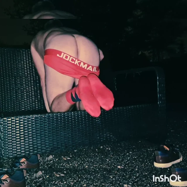 Kırmızı gece. azgın eşek bir horoz istiyor