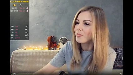 kız üzerinde web kamerası