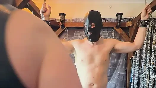 Bölüm 1:- domina satana ve blackberry orta yaşlı seksi kadın ilk kez zindanda ateşli masaj yapıyor!