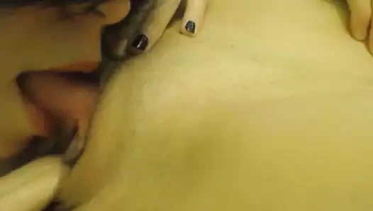 Amatör lezbiyen babes zevk almak sahip olan lezbiyen seks