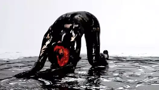 Neon otostop çekiyor - göt gösterisi