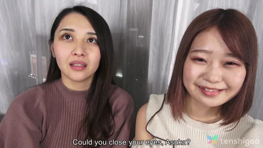 Azgın lounge kızları, mio yoshikawa ve asuka suzumura lezbiyen şovunda