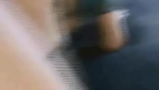 Fransız amatör orta yaşlı seksi kadın motel odasında sikiliyor ve dölleniyor