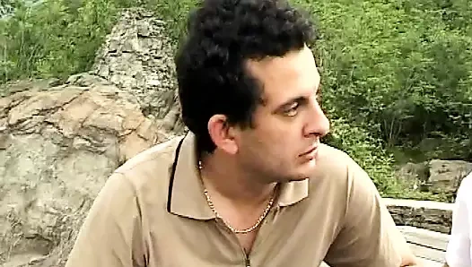 Sınıf arkadaşım eski sınıf arkadaşım #5'in porno videosunu keşfettim