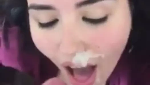 Esmer kızın yüzüne boşalma #4