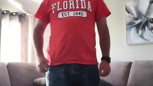 Çıplak soyunuyorum