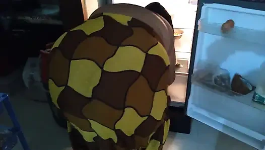 While Taking the Food Out of the Fridge, I Fucked the Neighbor Stepaunty - Indian Sex