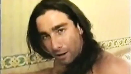 Hintli porno yıldızı (Ryan Love)