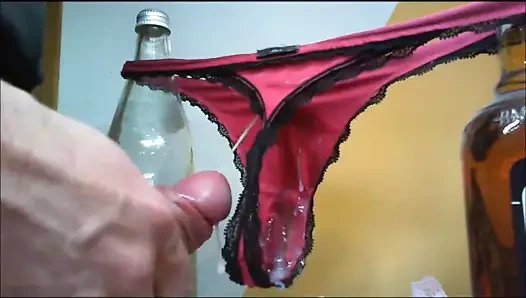 String vollgespritzt mastürbasyon yapıyor kız arkadaş tanga dölü