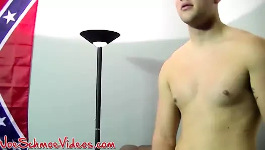 Young amateur jerks off and receives blowjob from older gay
