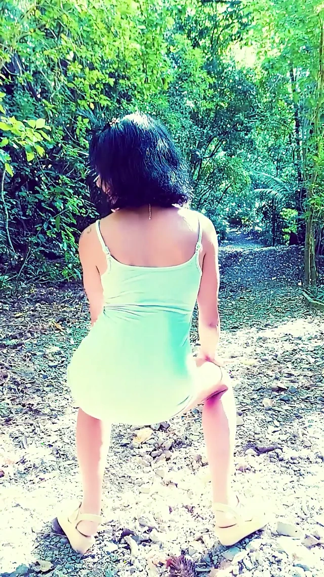 Ateşli wyld yasmin muhteşem teşhirci herkesin içinde her zaman amını ve götünü teşhir etmeyi seviyor