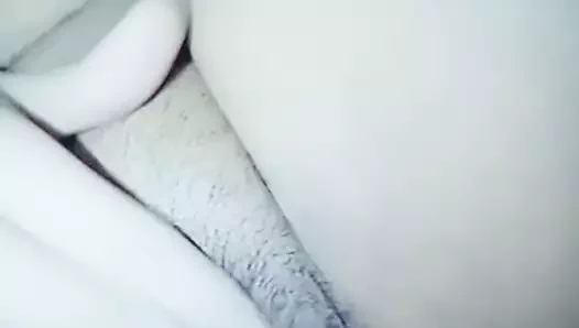 Latina arkadaş ıslak kedi