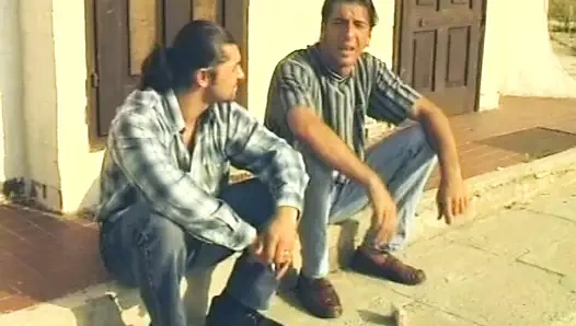 Sarışın Alman hizmetçi açık havada şişman bir yarağa biniyor