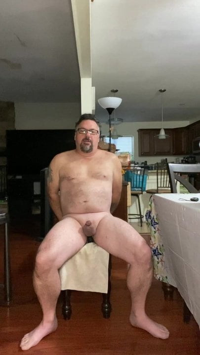 oyuncaklar ve masallarla Luvbennude