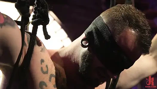 Babanın lezzetli adam eti çiğ