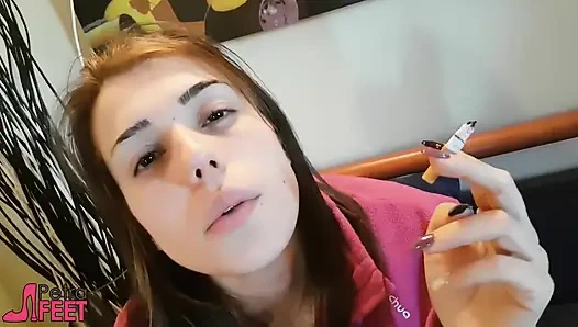 Karşı konulmaz İtalyan kız puro seviyor