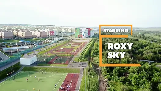 Itspov - sürtük genç roxy sky yarağını ateşli dölle boşaltıyor