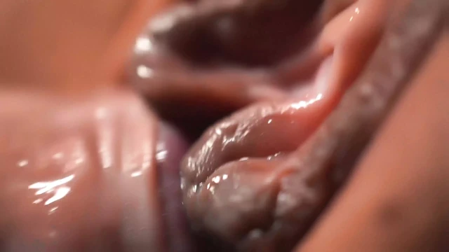 Makro mercek üzerinde amından penetrasyon ve döl damlaması