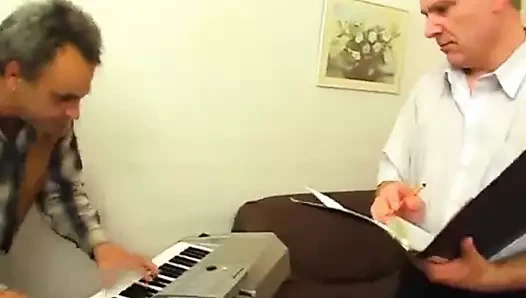 becerdin içinde ıslak kıllı yarık