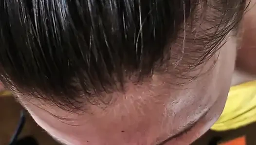 Gerçek Rus çiftin oral seksi, götüne boşalma ve oral seks yıkamadan sonra