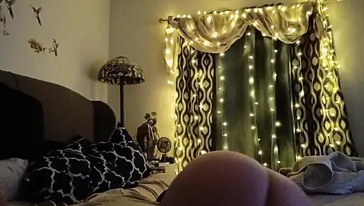 Kız arkadaşım harika göt büyük zenci yarağımda zıplıyor.