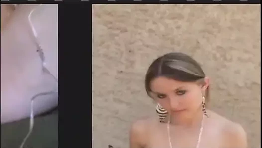 Otel odamızda küçük bir yastık savaşı yapıyoruz