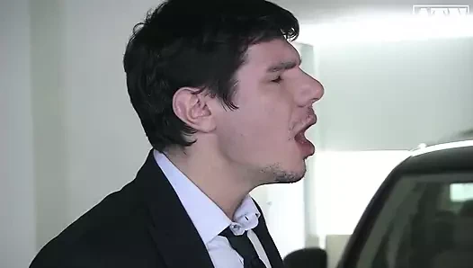 Kathia Nobili açık saçlı bir sürtük götten sikiliyor