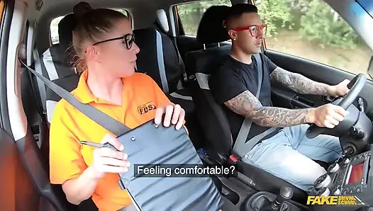 Seksi yeni eğitmen için sert seks
