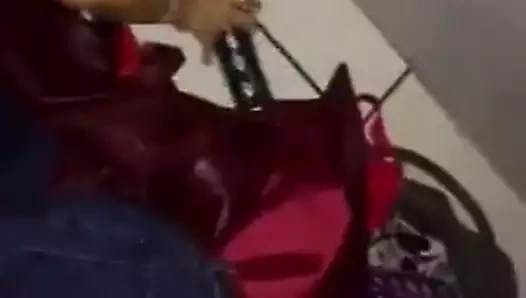 karısı berbat musluklar at the gloryhole sonra yapar bir grup erkekler