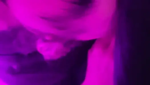 Evli kadın yaramaz sakso çekiyor