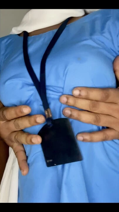 Hintli bakire üniversiteli kız erkek arkadaşını ilk kez sikiyor