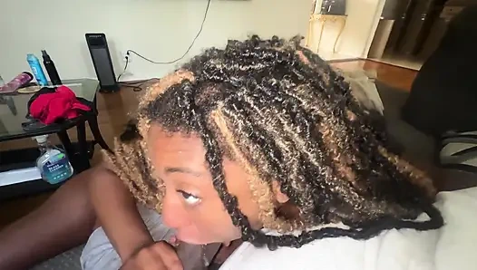 Sakso çeken evli kadın daha fazla çift videosu yapmak için söylüyorlar evet hayır