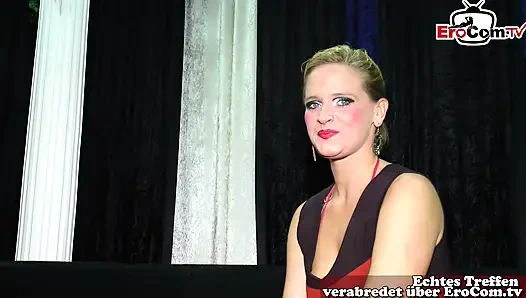 Alman azgın ev hanımı ilk kez kameranın önünde vajinasını gösteriyor