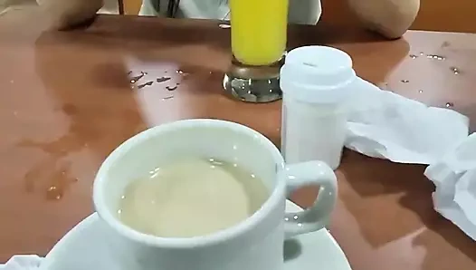 Sıkıldım, üvey kuzenim beni sikmeden önce kaydediyor