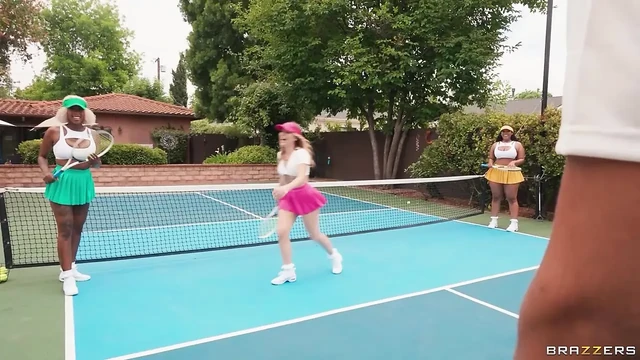 Büyük götlü üçlü anna claire clouds, jayla page, bebek gemini brazzers