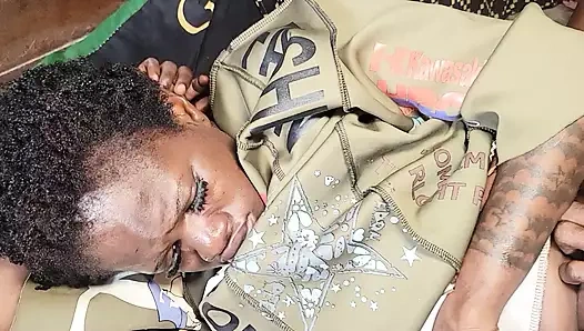 Kız arkadaşım arkadaşını bana hediye etti