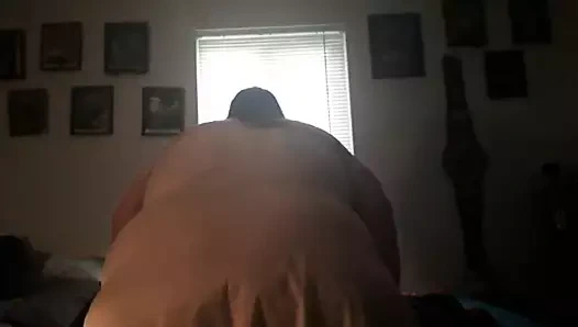 Başka bir şişman sürtük kadın kılıklı twerk.