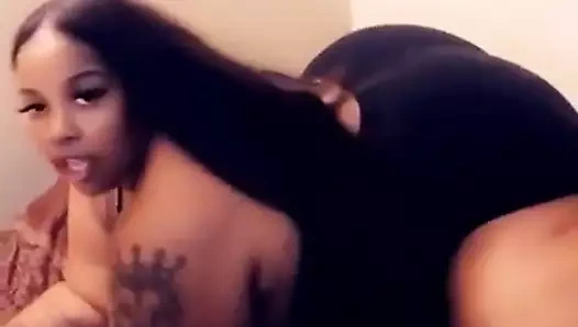 Seksi bbw jiggles ona ganimet