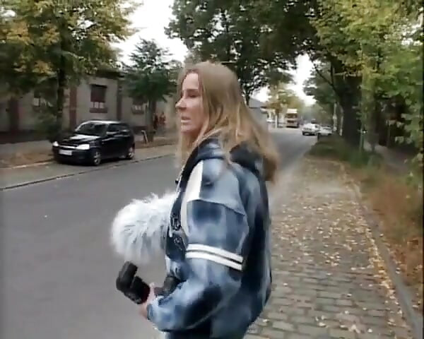 Gerçek seksi ve azgın Alman aktrislerle 90'ların amatör porno videoları vol 2