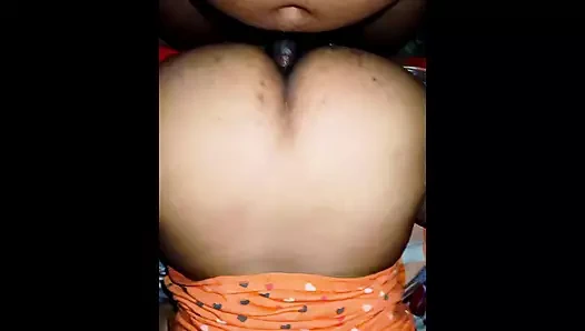 Hintli yeni evli kadın yaşlı adam tarafından sikiliyor, Hintli desi kız seks videosu