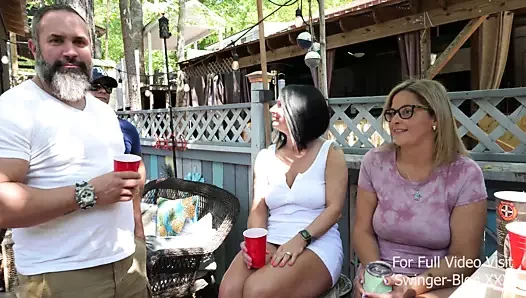 Aşk kulübesinde çift penetrasyon - fetswing yaşam tarzı