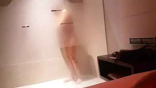 Motelde duş ... Banho motel yok