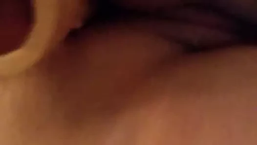 Me calienta cuando se pajea el culo