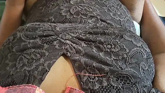 İri göğüslü orta yaşlı seksi üvey anne doğal büyük göğüsler