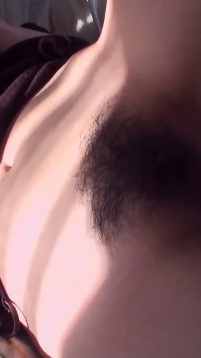 kıllı amcık ve büyük bir masaj tabancası ile Tay güzellik | Klip 2